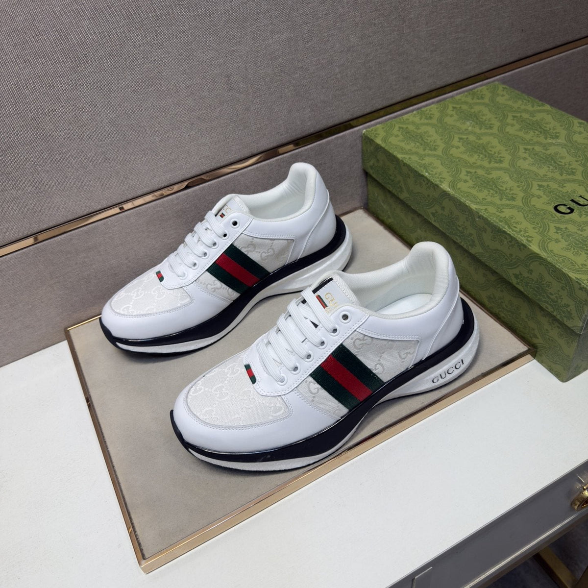 Gucci Stripe Low-Top Sneakers